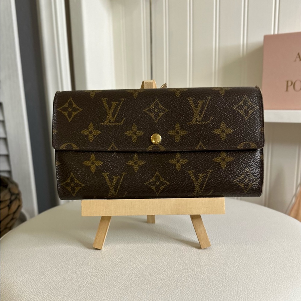 Authentic Louis Vuitton LV monogram long wallet